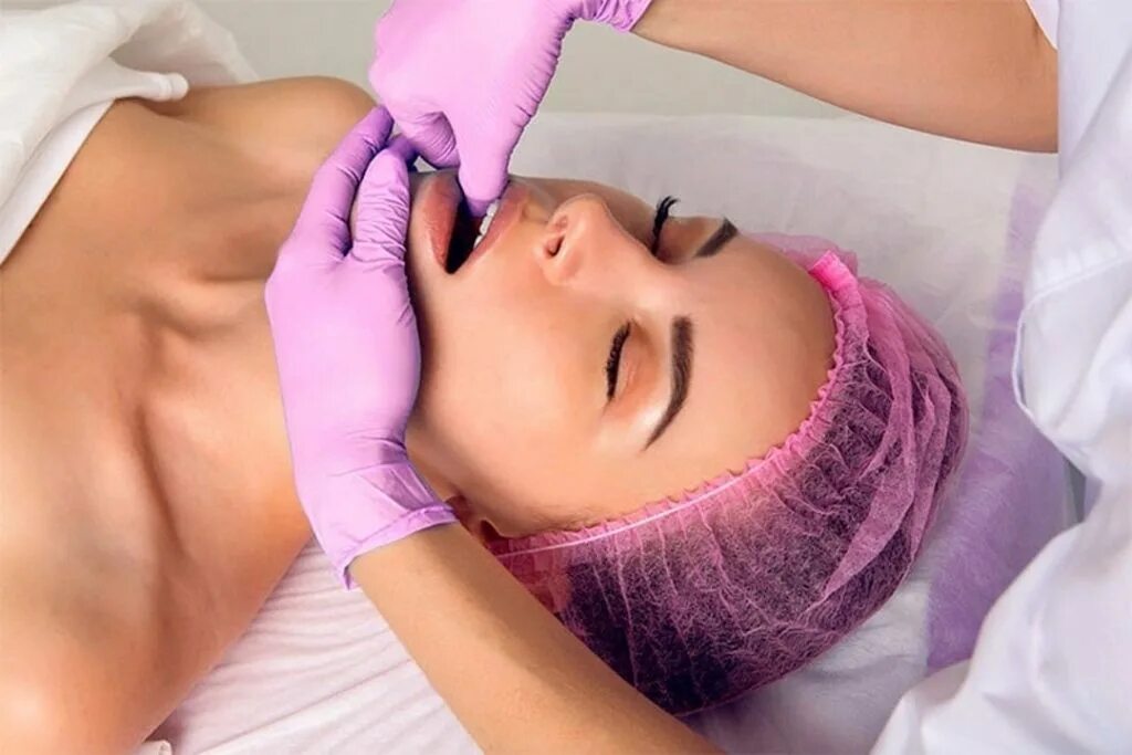 Буквальный массаж. Скульптурно пластический массаж лица. Буккально-скульптурный массаж. Буккальный массаж лица реклама. Скульптурно-буккальный массаж.