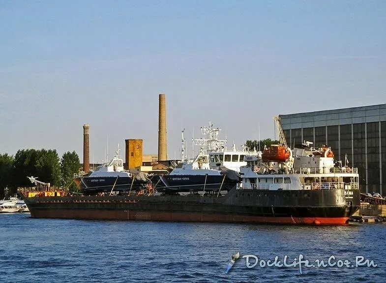 Прибрежный завод на заводской.