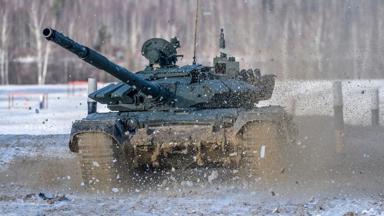 Выстрел из танка стоит. Т-72б3. т72б3 выстрел. т90м прорыв. т72б3 танковый полигон.