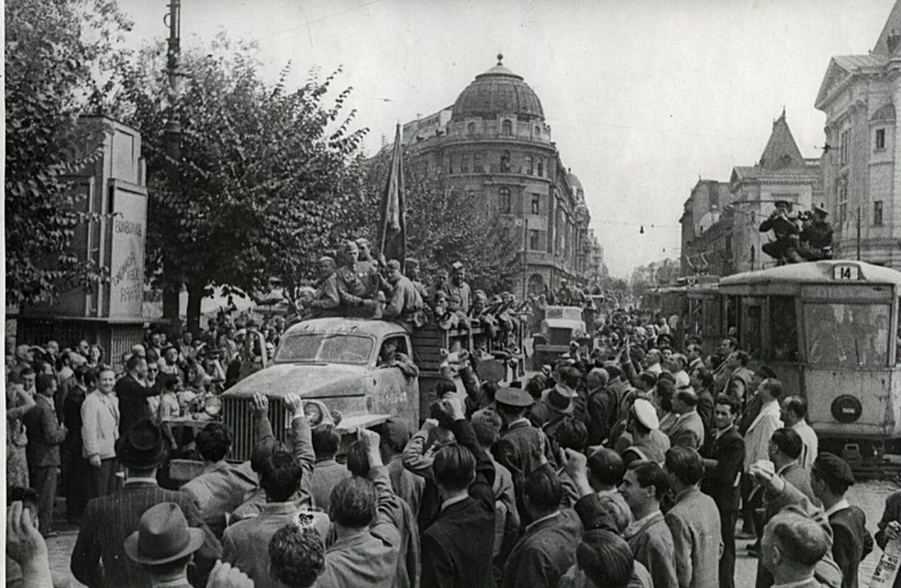 31 Августа 1944 года Бухарест. 23 Августа 1944 года в Румынии. Советские войска в Бухаресте 1944. Освобождение Румынии в 1944.