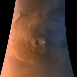 Olympus mons самый большой из вулканов обнаруженных