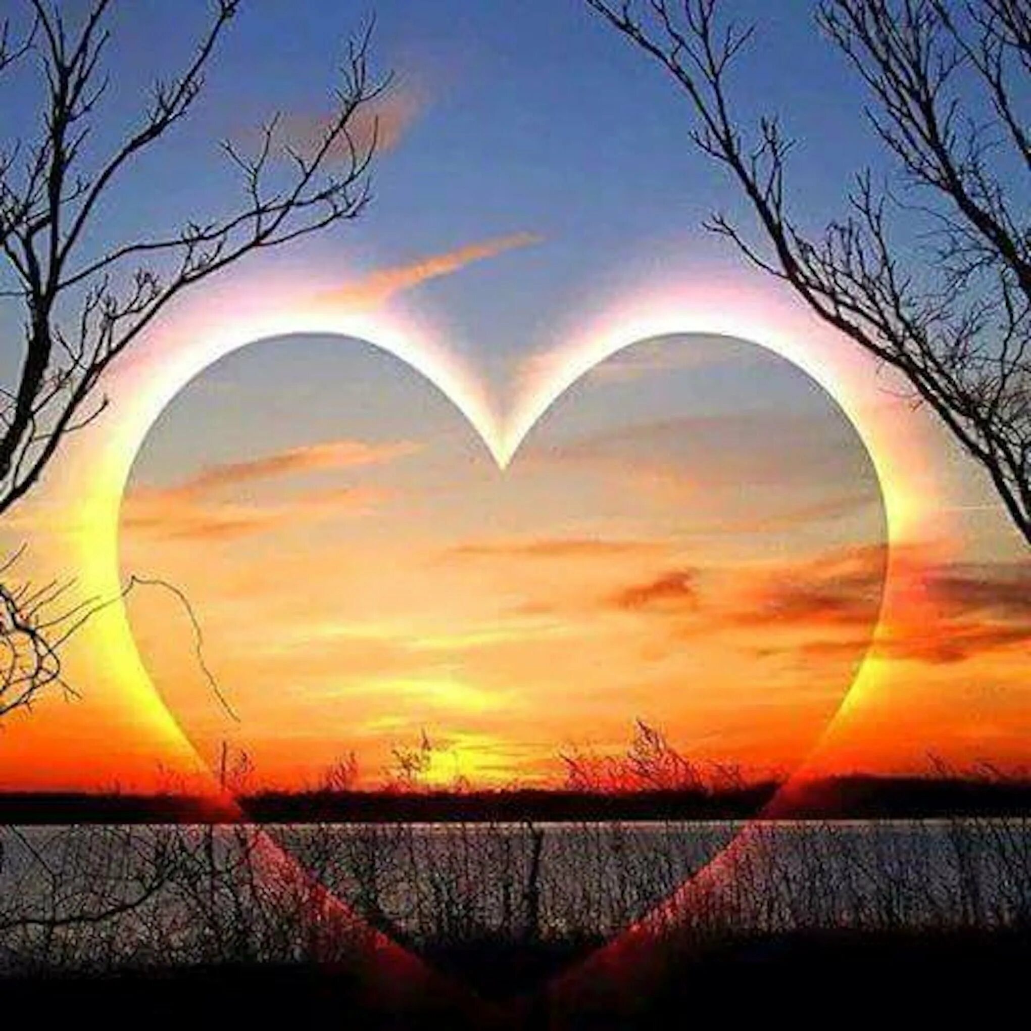 Красивый закат с сердцем. Рассвет сердце. Солнце любовь. Красивое сердце. Добрый вечер сердцем