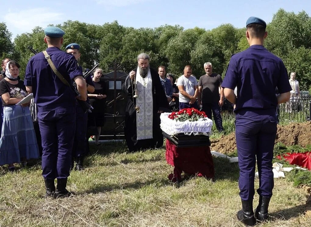 Простились с погибшим в Михайловском районе Рязанской. Похороны в Рязанской области. Прощание с погибшим в Рязани. Похороны сычева