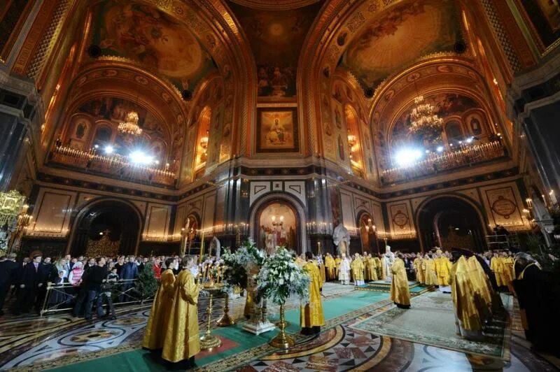 храм христа спасителя в москве рождество. храм христа спасителя в москве рождественская служба 2022. богослужение в храме христа спасителя в москве 1990е. пасхальная служба в храме христа спасителя. храм христа спасителя полунощница.
