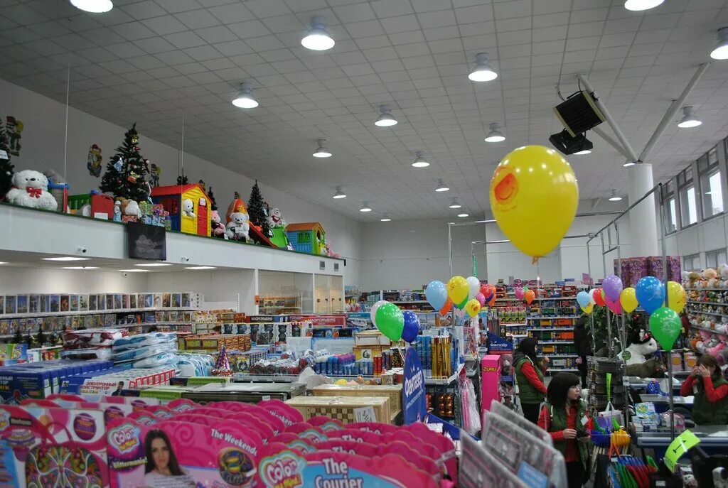 сказочный магазин игрушек. магазин сказка ярославль каталог товаров. торговый центр игрушек. магазин сказка во владимире. сказка магазин игрушек ярославль.