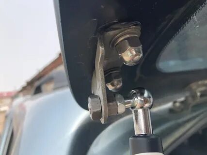 Газовые упоры заднего стекла
