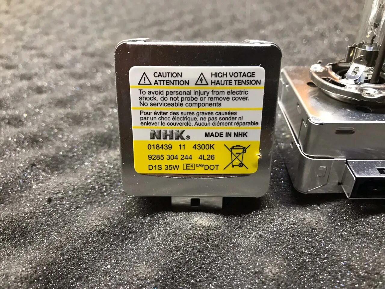 Патрон под лампу d1s. Ксеноновая лампа avs d1s 4300k. Цоколь d2s ксенон. Led лампы d3s kaixen. Цоколь лампы d1s.