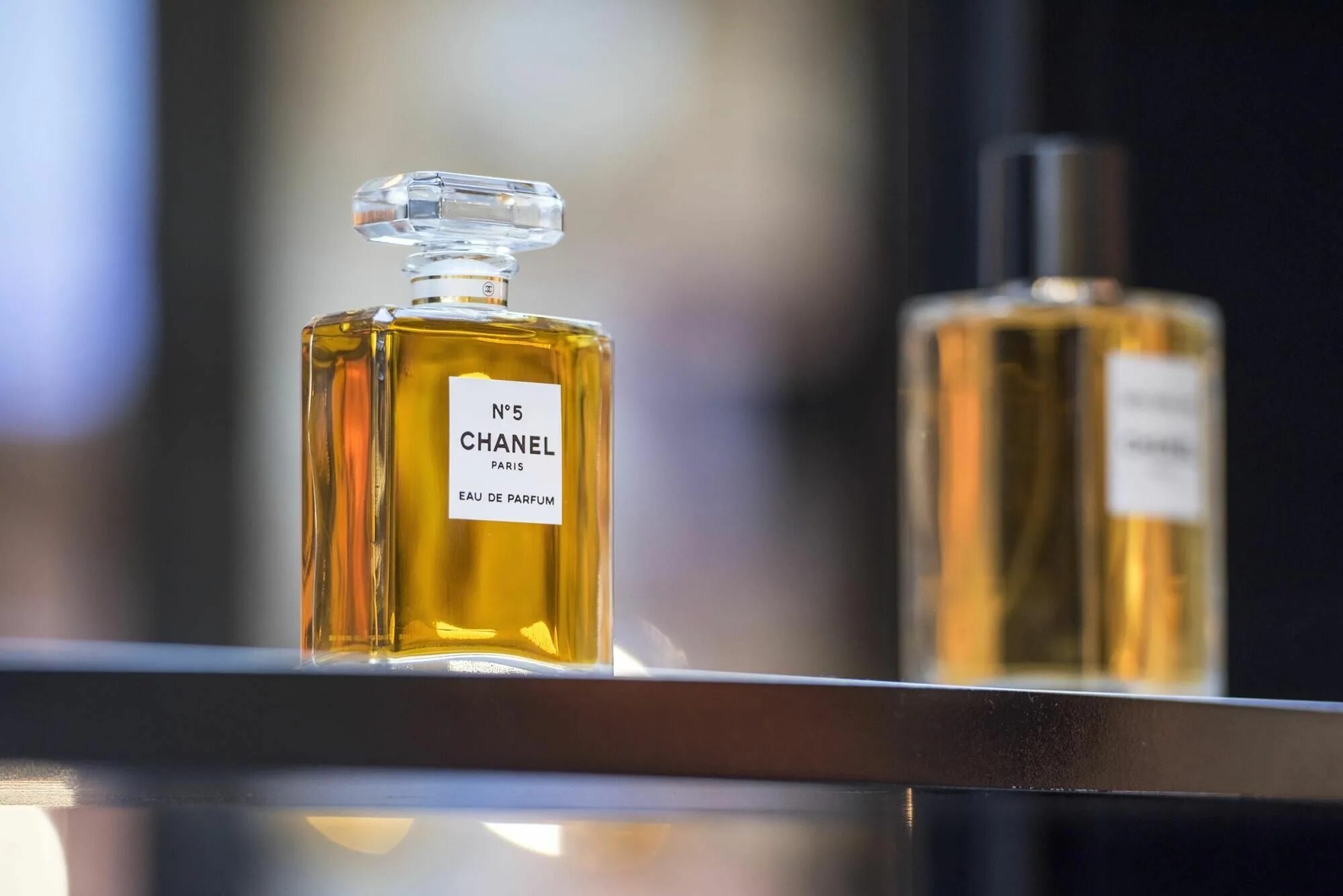 Coco chanel 5 духи женские. Chanel 5 духи. Коко шанель духи 5. Nina ricci l'extase 80 ml. Парфюмерия.