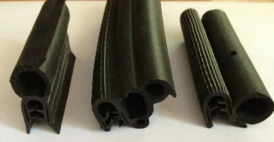 Уплотнительная резинка для входной двери. Дверной уплотнитель для металлических torex. Уплотнитель для металлических дверей в паз. Лента эпдм (уплотнитель эзу 400\2). 012-03.