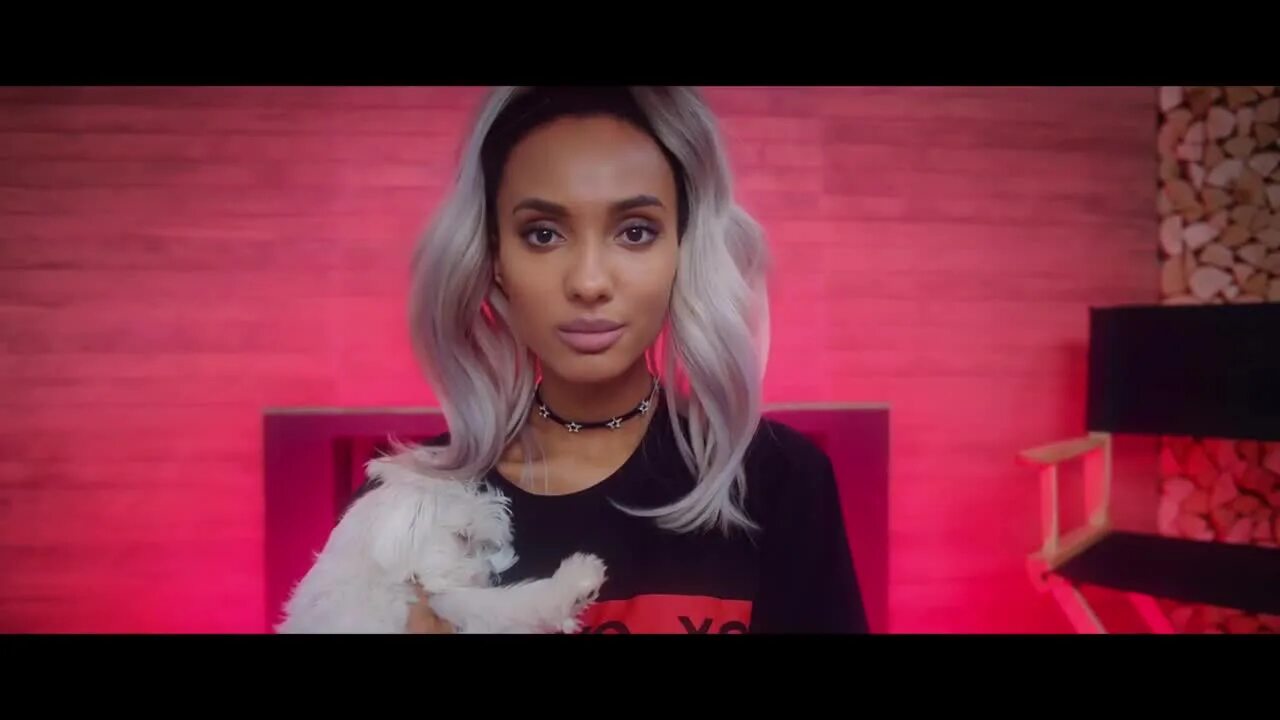 Песня б бесит. Клип б бесит. Б бесит мари. Мэри сенн топ песен. Мари сенн хо.