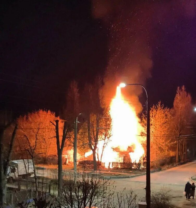 пожарный йошкар ола. пожар в доме. пожар на поле в йошкар-ола. йошкар-ола пожар 7. пожар в йошкар оле.