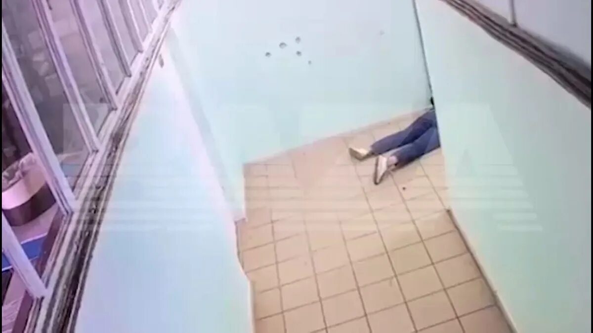 Убитая девушка пермь. Стрельба в школе пермь тимура бекмансурова. тимур бекмансуров кадры с камер. тимур бекмансуров школа. тимур бекмансуров камеры.