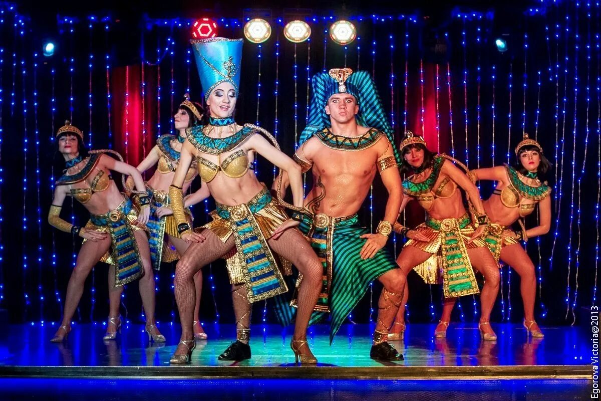 Гоу гоу ижевск. Платье гоу гоу. Шоу гоу гоу билеты. Lady show. Miraclub show girls.