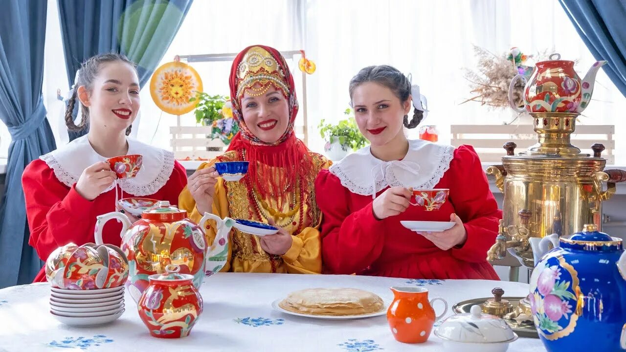 Масленица буденновск. Масленица. Фотосессия масленица. Масленица лакомка. Масленица чаепитие.