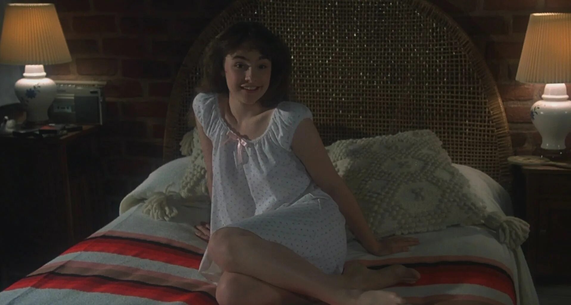 Табу ретро мамы. Diane Franklin Amityville II 1982. Дайан Франклин Амитивилль nude. Diane Franklin in Amityville II - the possession.