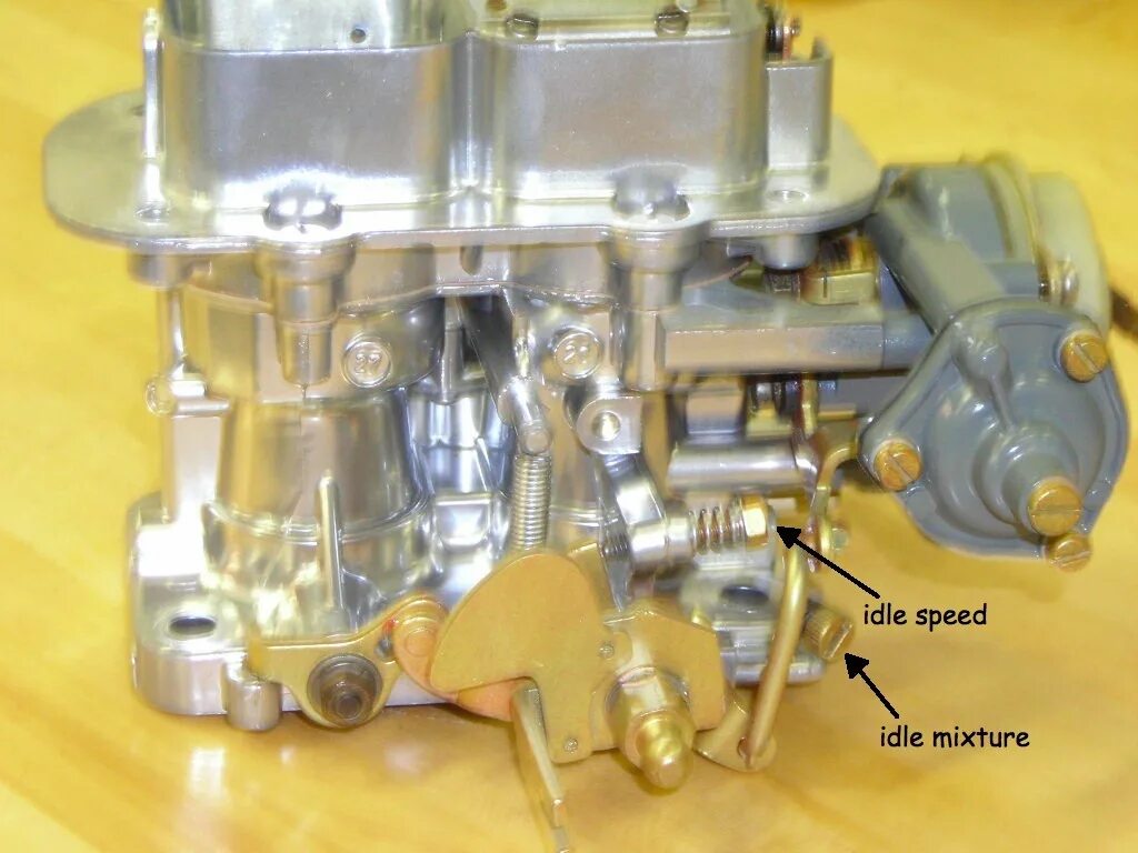 Карбюратор регулировка оборотов. Карбюратор Вебер ВАЗ 2101. Карбюратор Вебер 412. Карбюратор Вебер 2101 винт холостого хода. Карбюратор Вебер 2106.