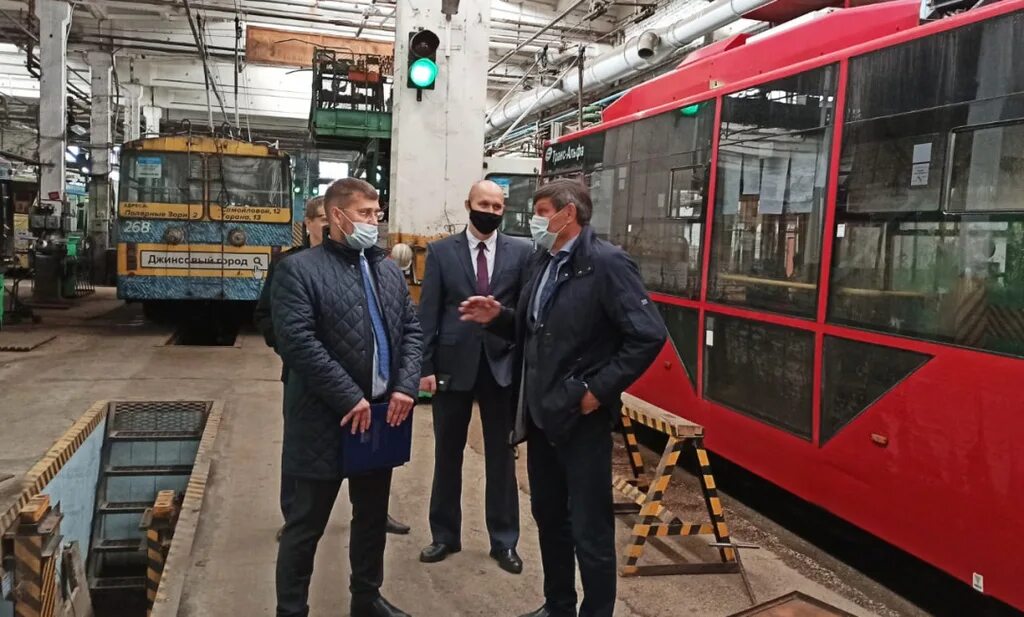 Сайт электротранспорт мурманск. АО электротранспорт в Мурманске. Буряк электротранспорт Мурманск. Директор электротранспорт Мурманск генеральный.