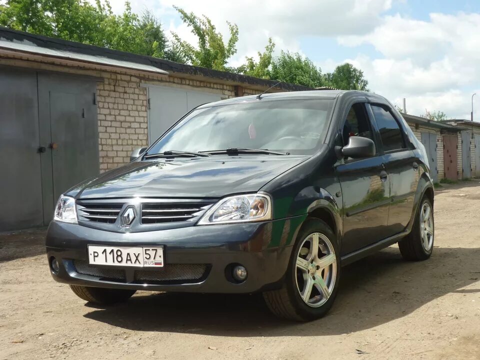 Купить логан в нижегородской области. Renault Logan 2013 года. Рено Логан 1 2013 год. Рено Логан 2007 года. Шевроле Логан 2009 год.