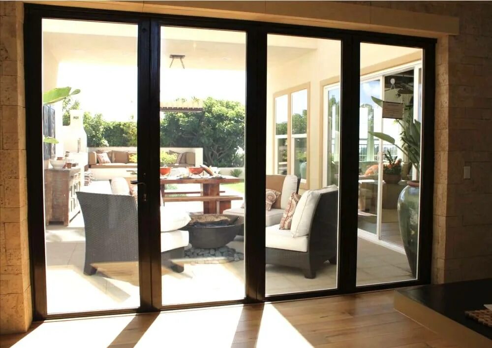 Площадь окон в пол. Панорамное остекление схема. Панорамная дверь на террасу. Окна в пол. Дома с панорамными окнами.