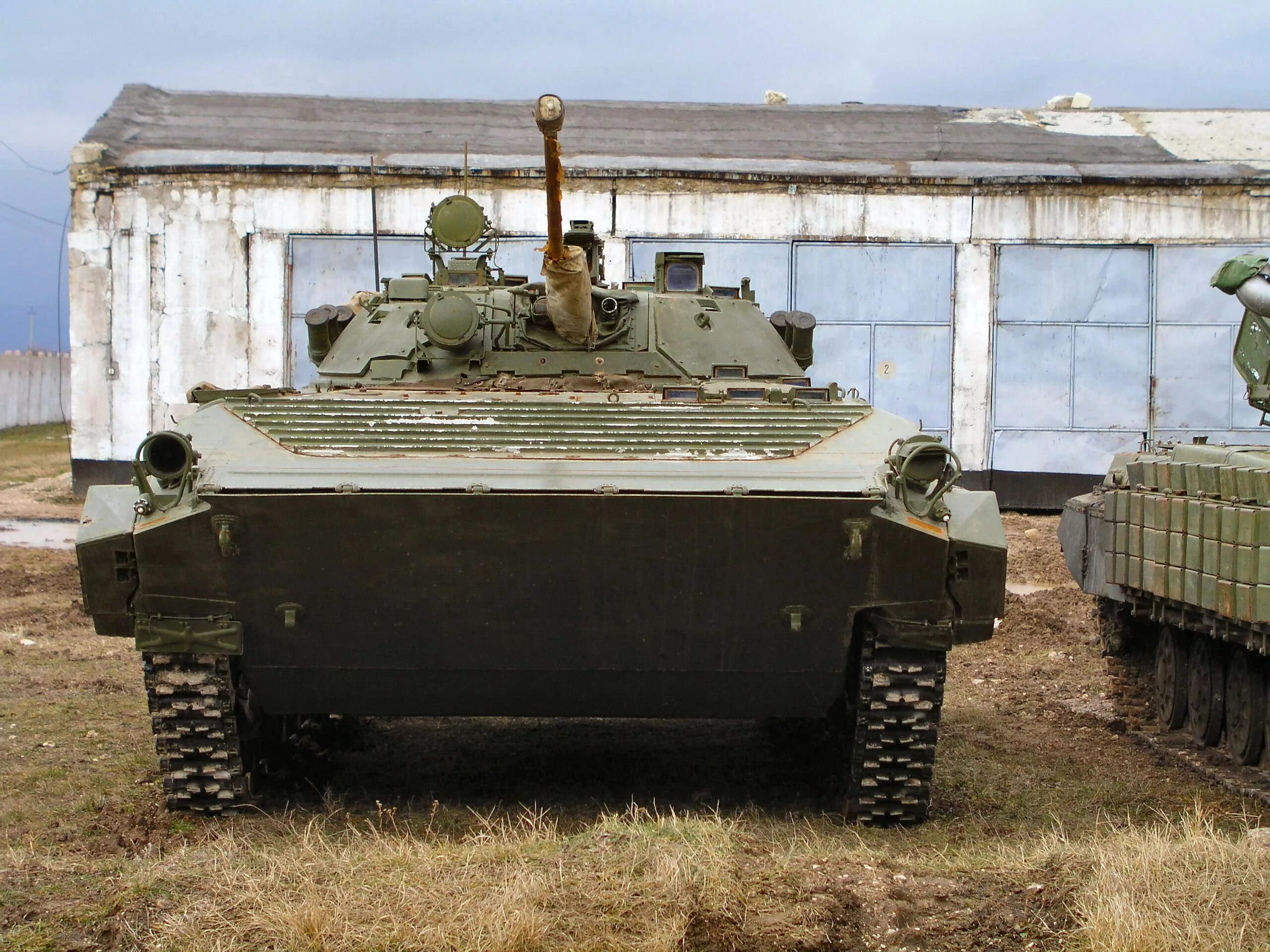 бмп 2м арма. бмп-2 танк. бмп 2 донецк война. экипаж бмп 2. едет бмп.