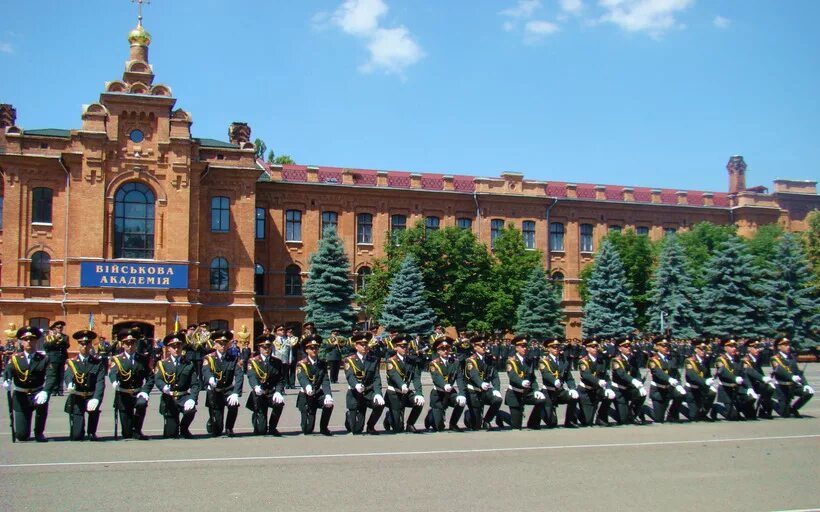 Одесское высшее. Военная Академия Одесса. Одесская Военная Академия сухопутных войск. Одесское высшее артиллерийское командное училище. Одесса ОВАКОЛУ им Фрунзе.