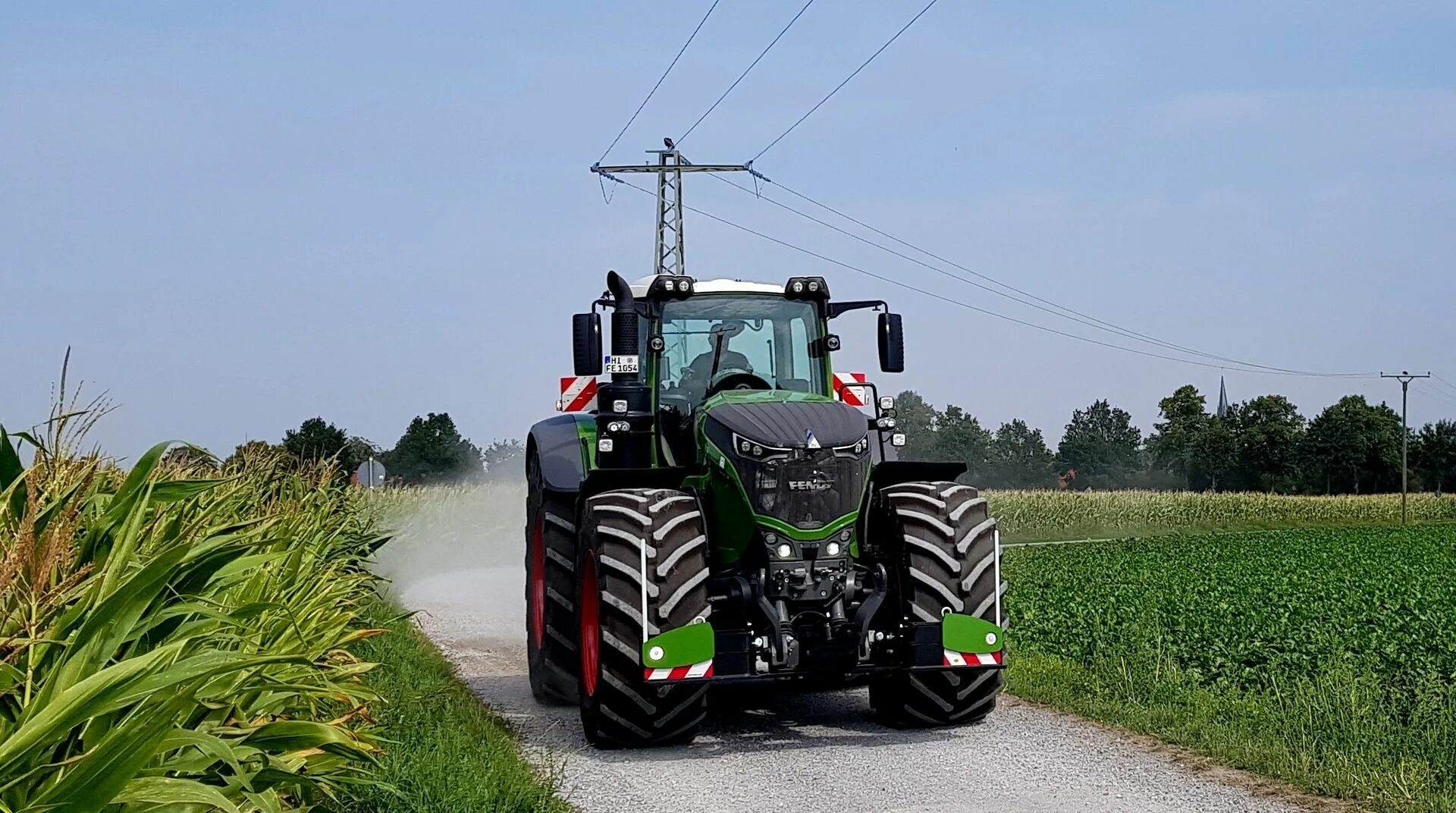 Обои на телефон трактора. Трактор Fendt 1050. Трактор Фендт 1050 черный. Трактор Фендт 722. Fendt 1050 Vario Black.