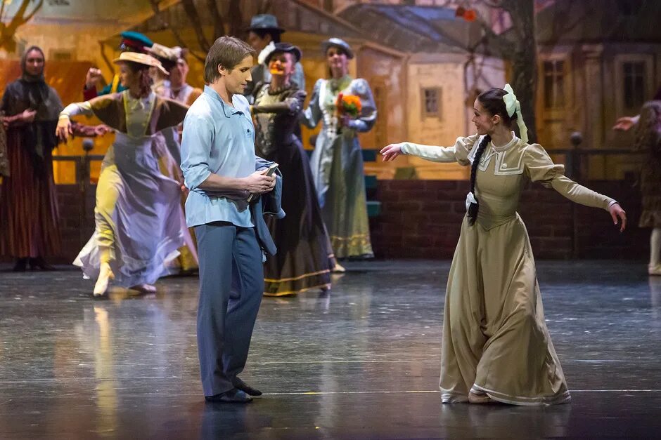 Балет анюта гаврилин васильев. Балет анюта максимова. Балет анюта гаврилина. Театр оперы и балета казань балет анюта. Балеты гаврилина.