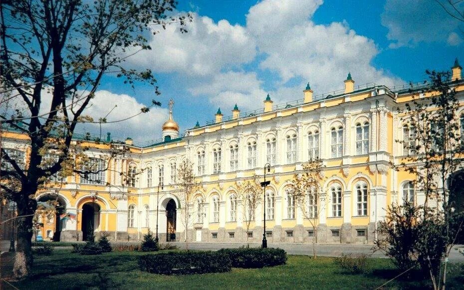 Большой Кремлевский дворец фасад. Большой Кремлёвский дворец презентация. Большой Кремлевский дворец сообщение. Дворцы западные.