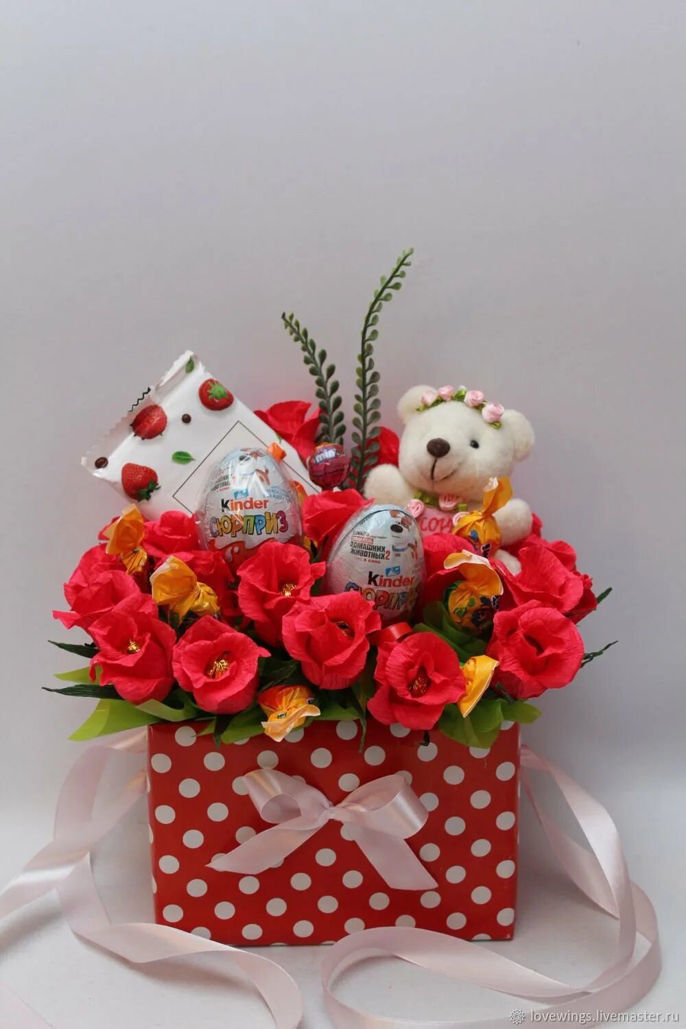 Цветы для девочки. Детские подарки цветы. Цветы в подарок ребенку. Красивый букет для девочки. Букет "с мишкой".