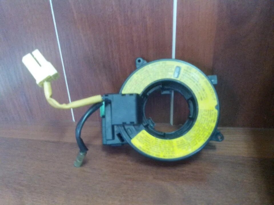 Как поменять рулевой шлейф. Rav4 2007 шлейф руля. Как поменять рулевой шлейф. Как поменять рулевой шлейф. Лансер 10 направление подрулевого шлейфа.