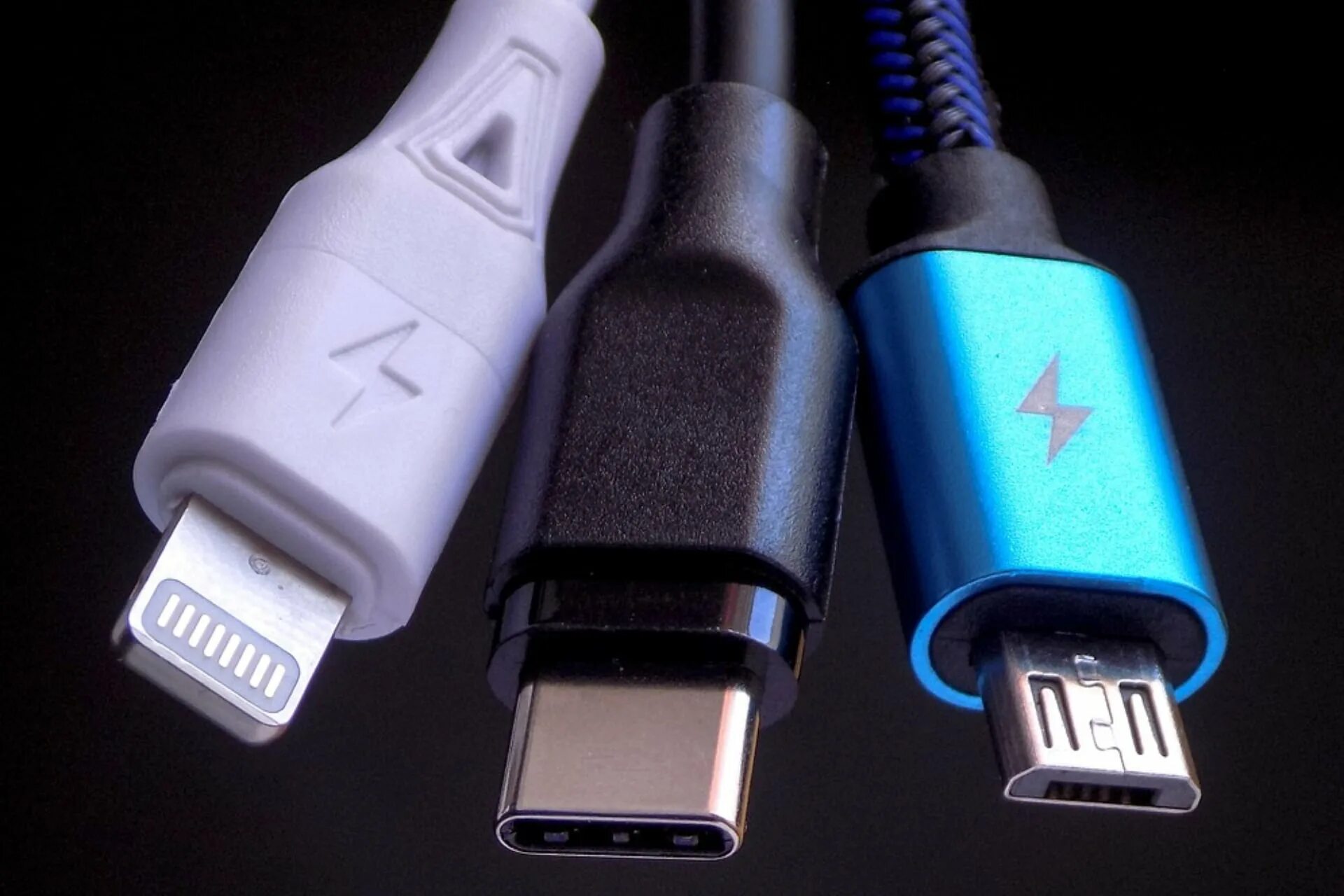 Usb c поколения. Iphone 15 USB C. Кабель USB Type-c. Micro USB порт. TPS разъем.