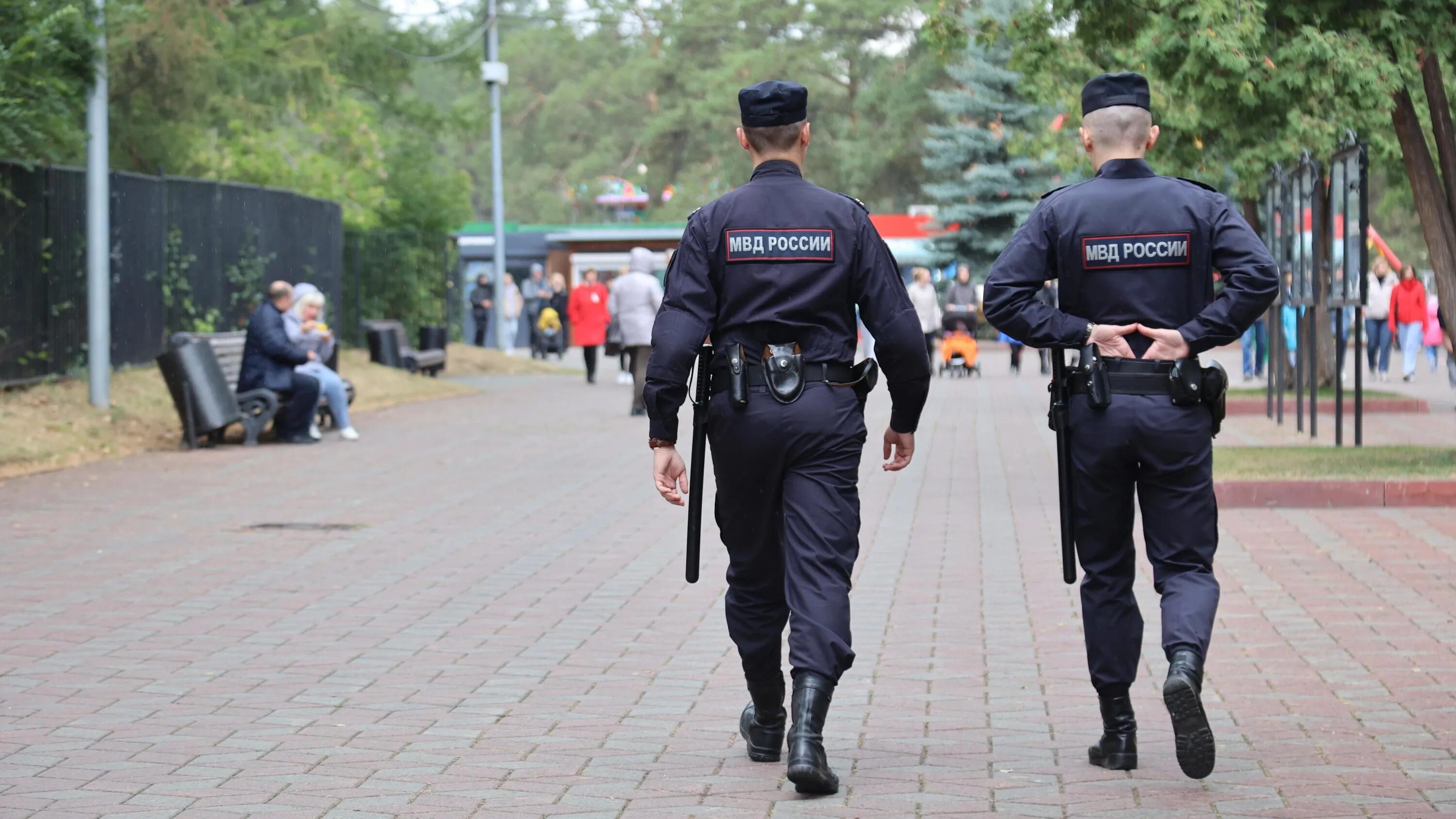 Новости политики на сегодня дзен. Сотрудник полиции. Полиция фото. Массовые мероприятия полиция. Полиция Мелитополь российские.