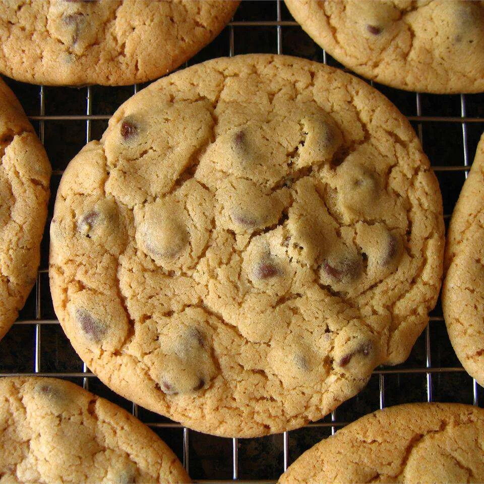 Печеня. Красивое печенье. Печенье крупно. Печенье с шоколадной крошкой. Большие печеньки.