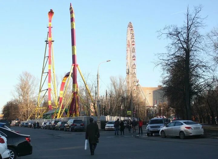 Вднх парк аттракционов снесли. Лунапарк вднх. Парк аттракционов аттрапарк на вднх 2022. Вднх аттракционы. Орион аттракционы вднх.