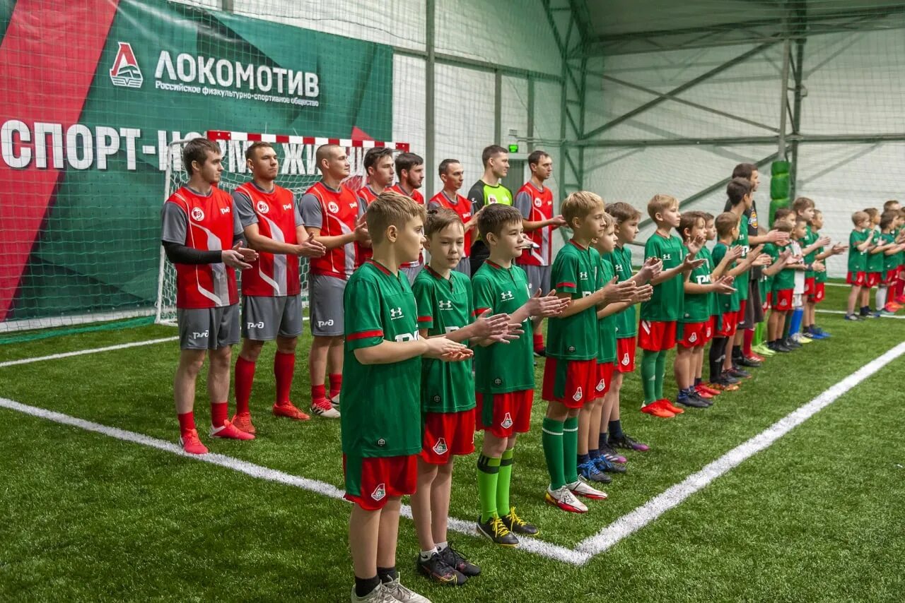 Спорт ново футбол. Стадион локомотив челябинск. футбольный манеж урал. стадион челябинск. спортивный комплекс локомотив челябинск на карте.