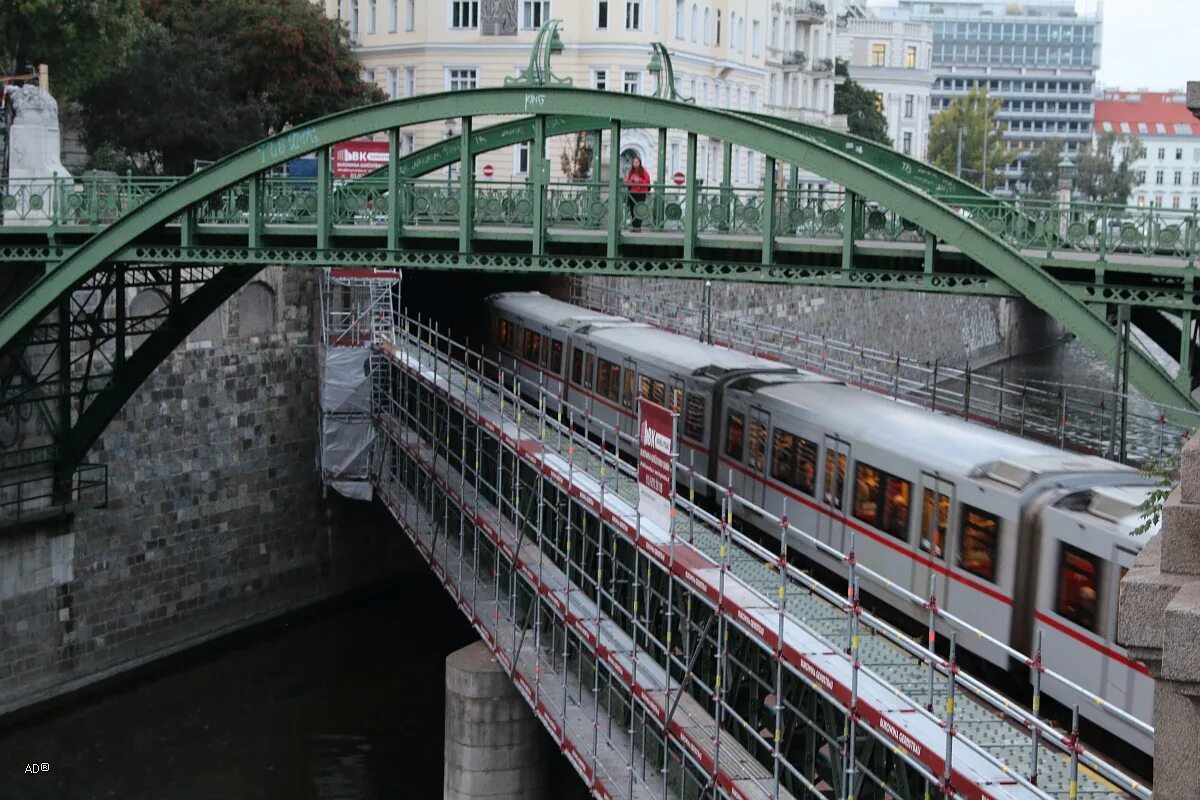 Алтах вена. Австрия Вена Bridge. Энский мост Вена. Аспернский мост Вена. Шведский мост в Вене.