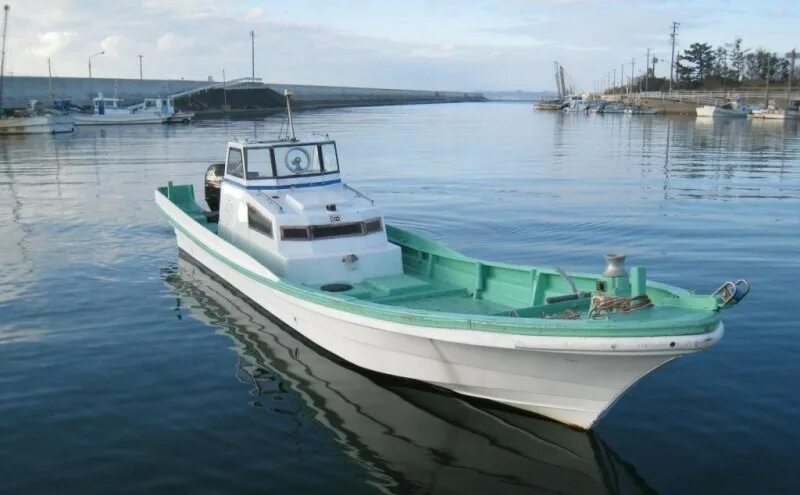 Моторная лодка владивосток. Катер байлайнер 245. Nissan seabreeze 700. Моторная лодка владивосток. Аатер ямаха фишер 17.