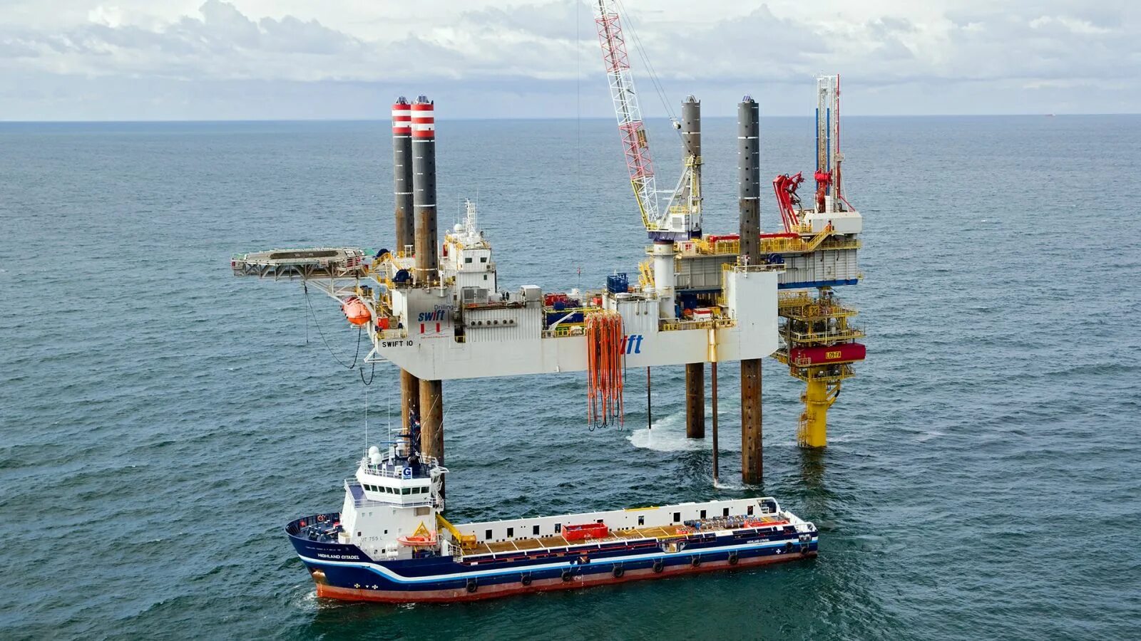 Буровой английский. Offshore Jack up drilling Rigs. Offshore Jack up Rig. Самоподъемная буровая платформа Нептун. Самоподъёмная платформа "RCP-450".