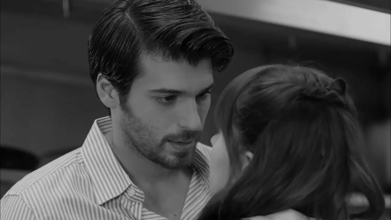 Dolunay Озге Гюрель поцелуй. Первая ночь феррита