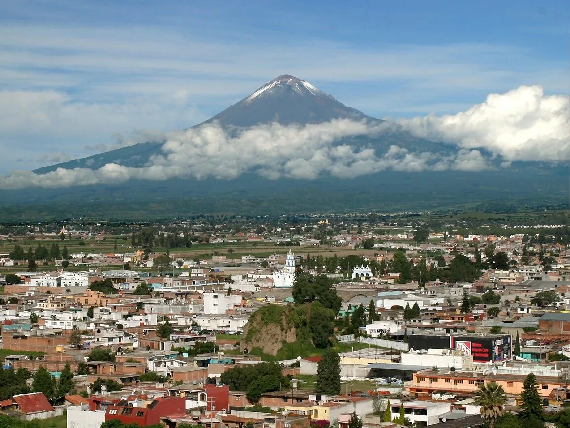 Самые большие города мексики. Мексика вулкан Попокатепетль. Гора в Мексике Попокатепетль. Орисаба вулкан столица. Мексика вулкан Орисаба.