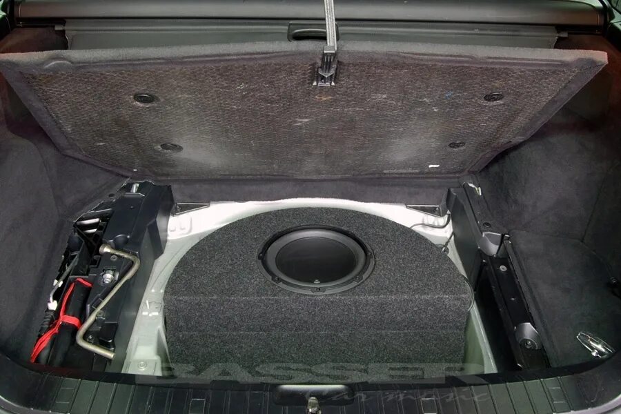 Сабвуфер bmw e39. Bmw e90 стелс короб. Сабвуфер в багажнике bmw m5 e60. Е саб. Короб сабвуфера бмв е60.