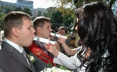 Свадьбе курят