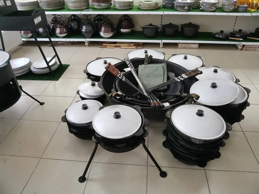 Мир казанов ижевск на азина. Магазин посуды в казани. Казанов ижевск. Масленка риштанская керамика. Казанов ижевск.