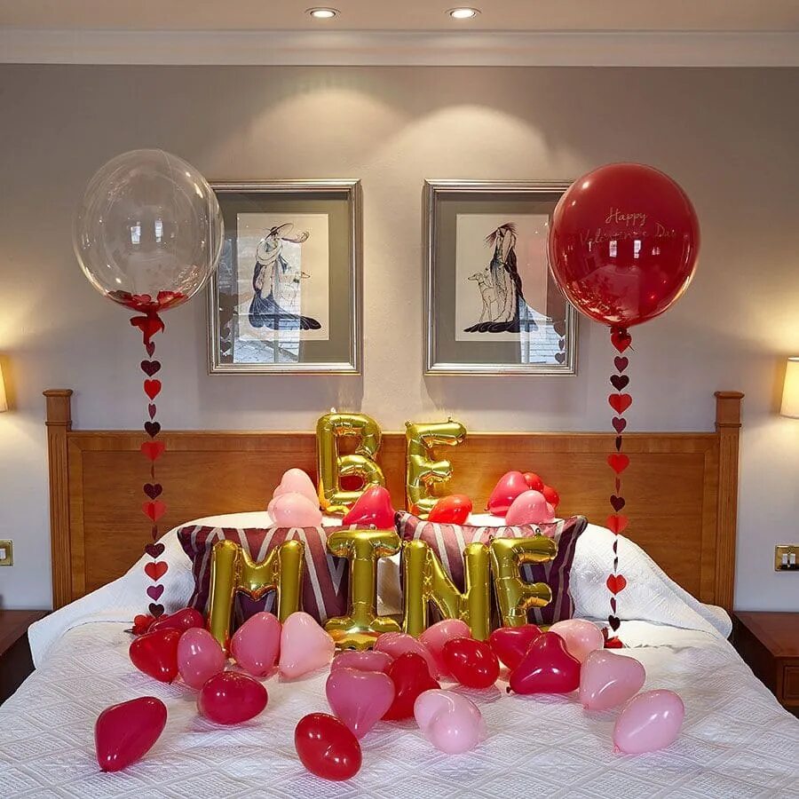 Комната с шарами. Украшения для комнаты. Романтическое украшение комнаты. Декор комнаты на день рождения. Украшение комнаты шарами.