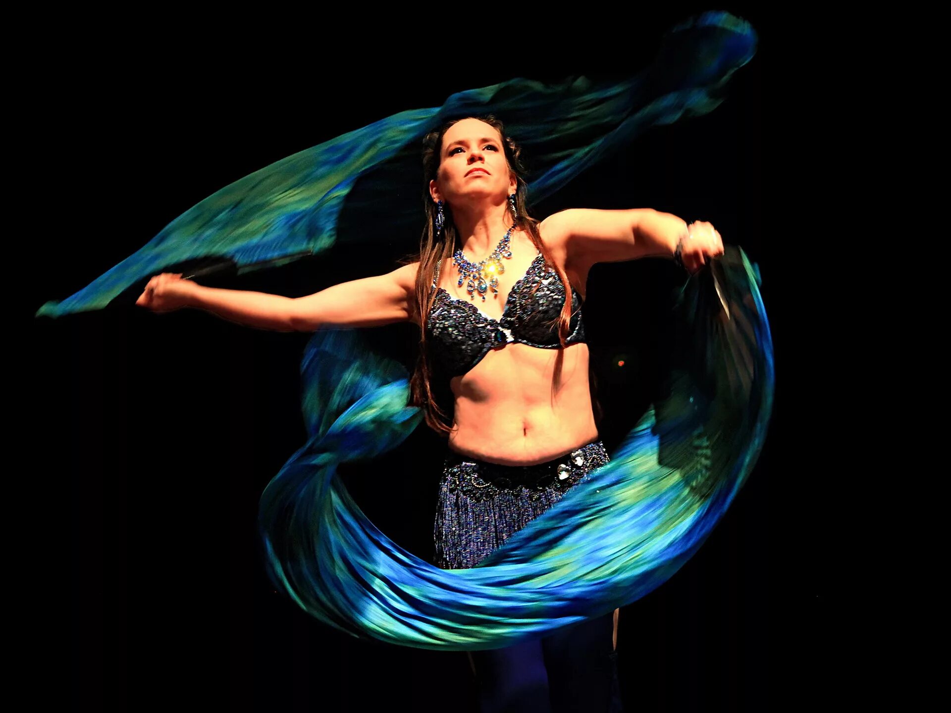 Арабский танец живота видео. Сэди Марквардт беллиданс. Sadie Marquardt танец. Танцовщица Белли дэнс. Белли дэнс танец живота.