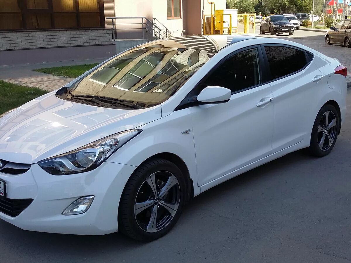 Элантра 2012 года. Hyundai Elantra 2015 белый. Hyundai Elantra 2012. Hyundai Elantra MD 2015. Хендай Элантра 2012 года.