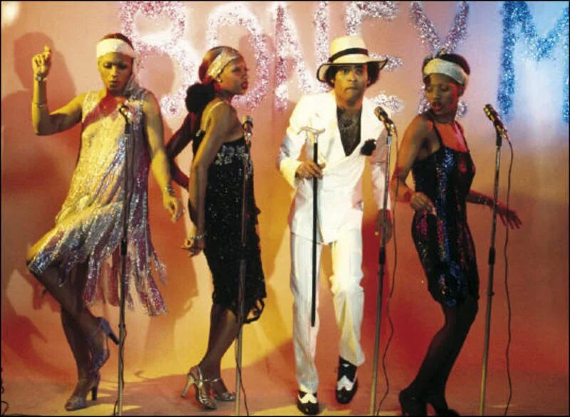 Группа Бони м. Группа Boney m. в 80. Группа Бони м 1978. Бони м костюмы. Диско группы 80 х