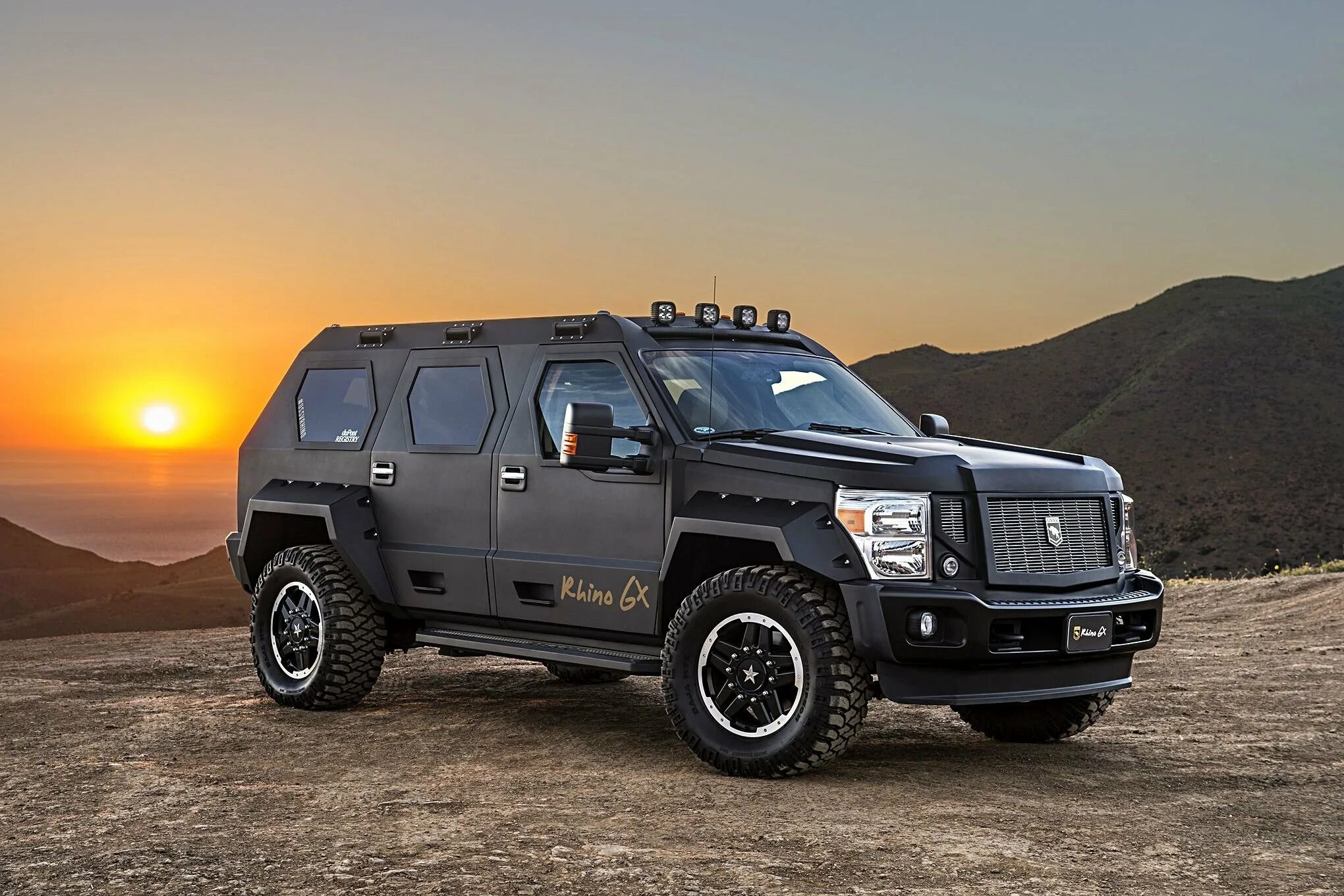 Ford f350 raptor. 2004 ford f-650. Форд f650 джип. Фото больших джипов. Форд ф 650.