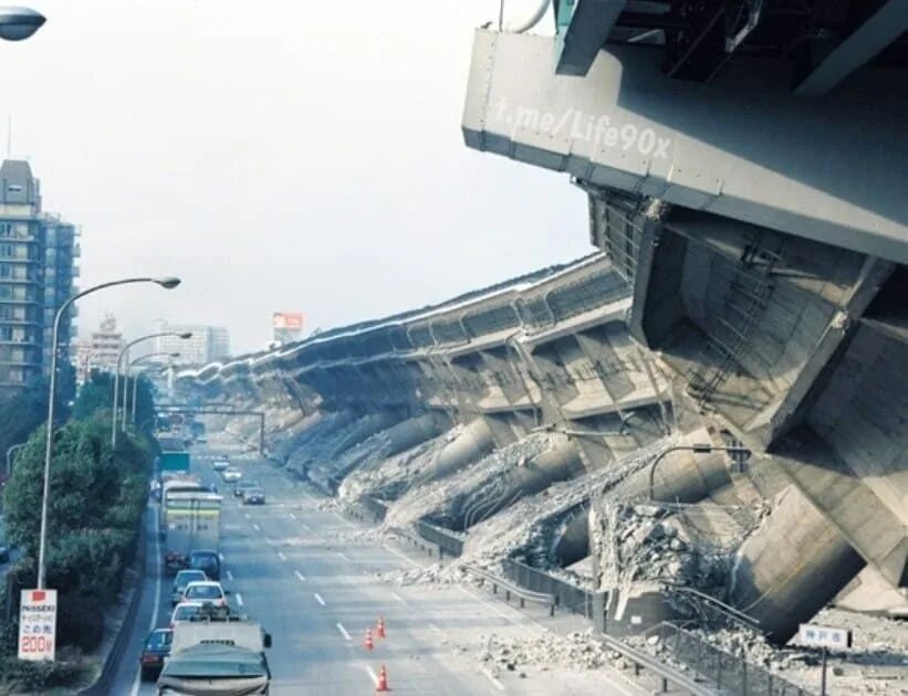 Место самых сильных подземных толчков. Землетрясение в Кобе 1995. 17 Января 1995 землетрясение в Японии. Землетрясение Хансин Япония 1995г. Великое землетрясение Хансин 1995.