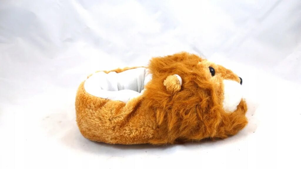 Тапки львы. Тапочки лев. Тапок лев. Тапки домашние halluci. Тапочки плюшевые львы.